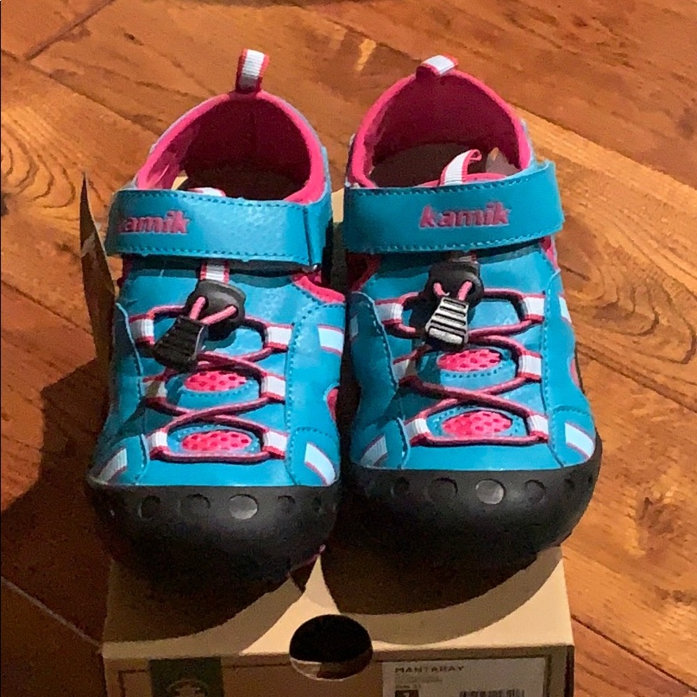 Girls Kamik Mantaray sandals